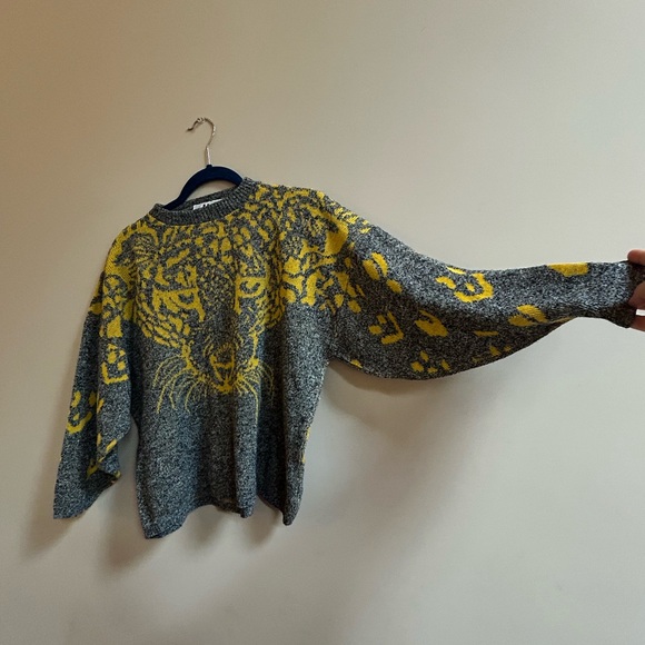 In Charge USA Vintage Leopard Jaguar Cheetah Figure Knit Sweater, Animal Print - Picture 9 of 12